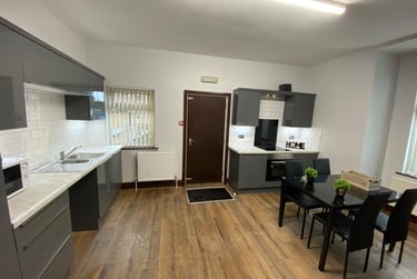 8 bed house, Longford place, Victoria park, Manchester, M145GG - Image 3